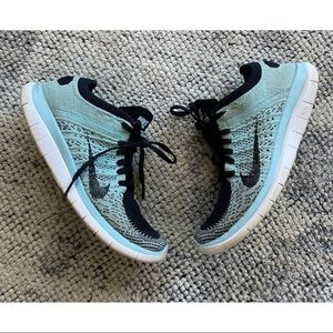 Nike Free 4.0 Flyknit Running Sneakers